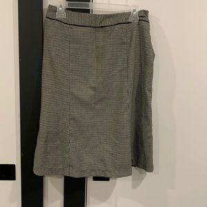Houndstooth skirt